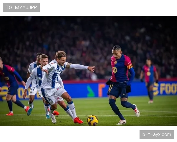 西甲防线双雄强势回归,后卫组合状态回升筑牢防守基石 西甲防线双雄强势回归,后卫组合状态回升筑牢防守基石