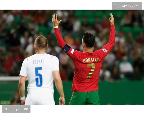 波兰超揭幕战强强对话引爆球迷热议,新赛季精彩可期 波兰超揭幕战强强对话引爆球迷热议,新赛季精彩可期