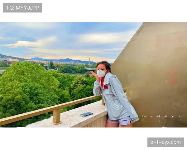 昌雅妮今天晒的早餐，盘子里鳄梨比我一周工资还贵，朋友我先下线