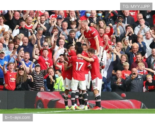 苏亚雷斯这日常爱吃的嘴，和球场上抢着断球的狠劲，差太多了吧！